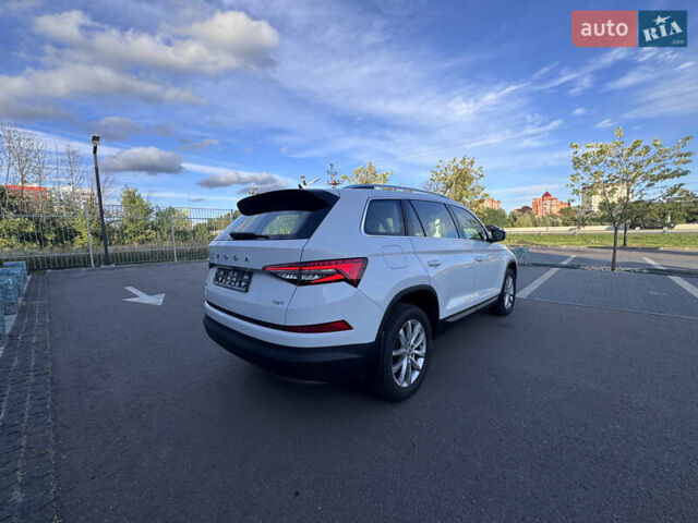 Белый Шкода Kodiaq, объемом двигателя 2 л и пробегом 45 тыс. км за 40999 $, фото 53 на Automoto.ua
