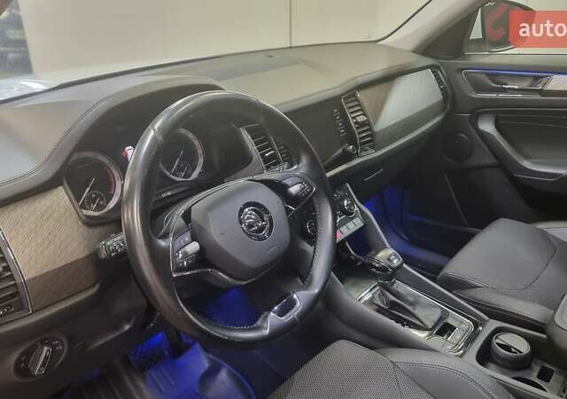 Білий Шкода Kodiaq, об'ємом двигуна 1.98 л та пробігом 209 тис. км за 23800 $, фото 11 на Automoto.ua
