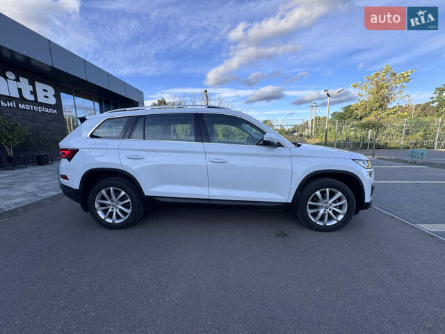 Белый Шкода Kodiaq, объемом двигателя 2 л и пробегом 45 тыс. км за 40999 $, фото 52 на Automoto.ua