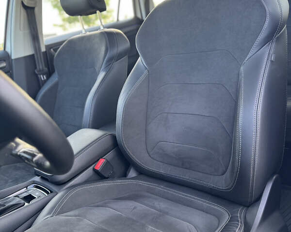 Белый Шкода Kodiaq, объемом двигателя 2 л и пробегом 45 тыс. км за 40999 $, фото 20 на Automoto.ua