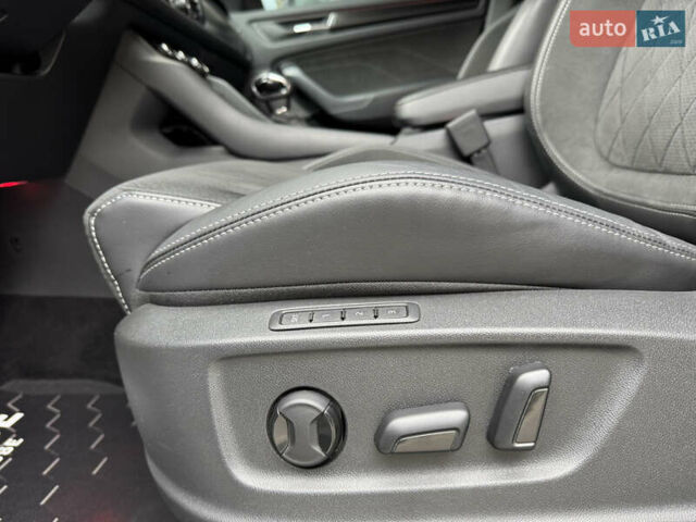 Білий Шкода Kodiaq, об'ємом двигуна 1.97 л та пробігом 74 тис. км за 41900 $, фото 32 на Automoto.ua