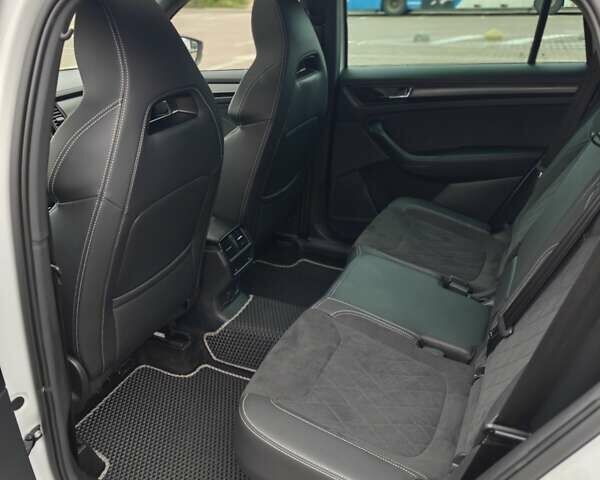 Белый Шкода Kodiaq, объемом двигателя 1.97 л и пробегом 21 тыс. км за 50000 $, фото 2 на Automoto.ua
