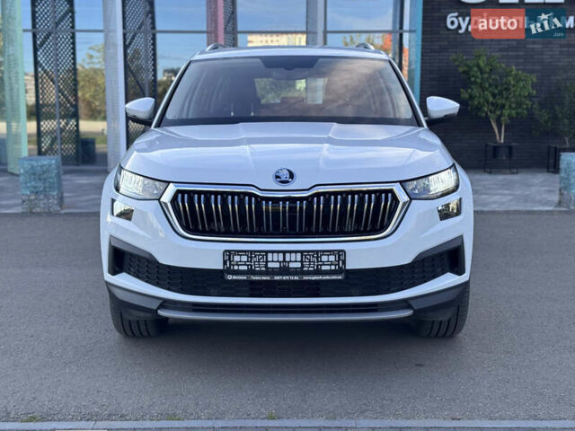 Белый Шкода Kodiaq, объемом двигателя 2 л и пробегом 45 тыс. км за 40999 $, фото 1 на Automoto.ua