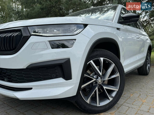 Белый Шкода Kodiaq, объемом двигателя 1.97 л и пробегом 147 тыс. км за 39990 $, фото 4 на Automoto.ua