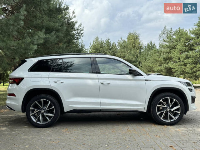 Белый Шкода Kodiaq, объемом двигателя 1.97 л и пробегом 147 тыс. км за 39990 $, фото 11 на Automoto.ua