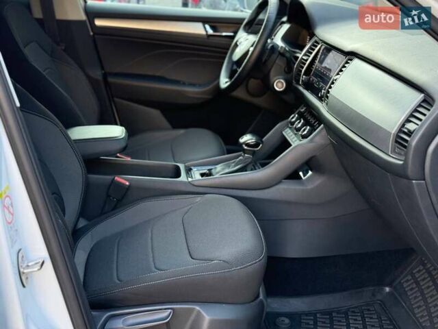 Білий Шкода Kodiaq, об'ємом двигуна 1.97 л та пробігом 44 тис. км за 37999 $, фото 18 на Automoto.ua