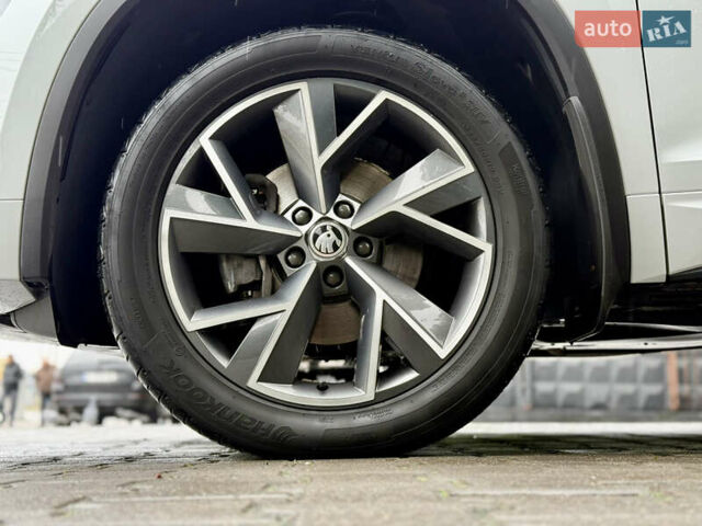 Білий Шкода Kodiaq, об'ємом двигуна 2 л та пробігом 154 тис. км за 37499 $, фото 13 на Automoto.ua