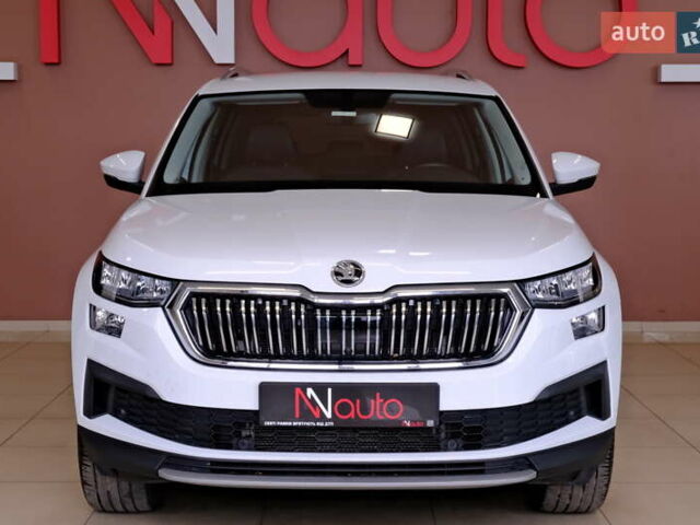 Шкода Kodiaq 2022 у Одесі на Automoto.ua Білий Шкода Kodiaq, об'ємом двигуна 2 л та пробігом 59 тис. км за 29900 $, фото 1 на Automoto.ua
