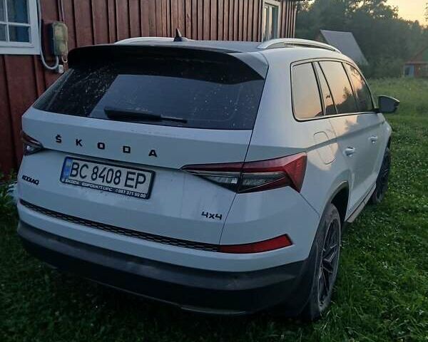 Белый Шкода Kodiaq, объемом двигателя 2 л и пробегом 48 тыс. км за 38000 $, фото 5 на Automoto.ua