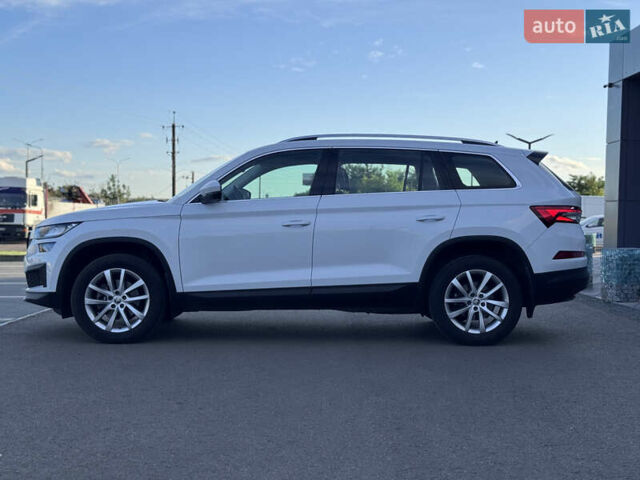 Белый Шкода Kodiaq, объемом двигателя 2 л и пробегом 45 тыс. км за 40999 $, фото 3 на Automoto.ua