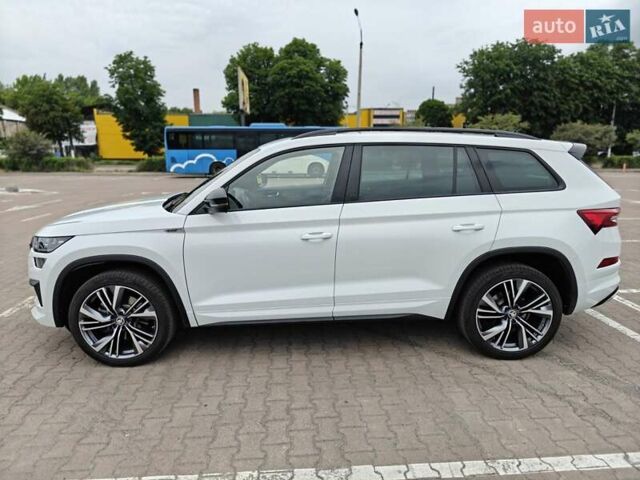Белый Шкода Kodiaq, объемом двигателя 1.97 л и пробегом 21 тыс. км за 50000 $, фото 3 на Automoto.ua