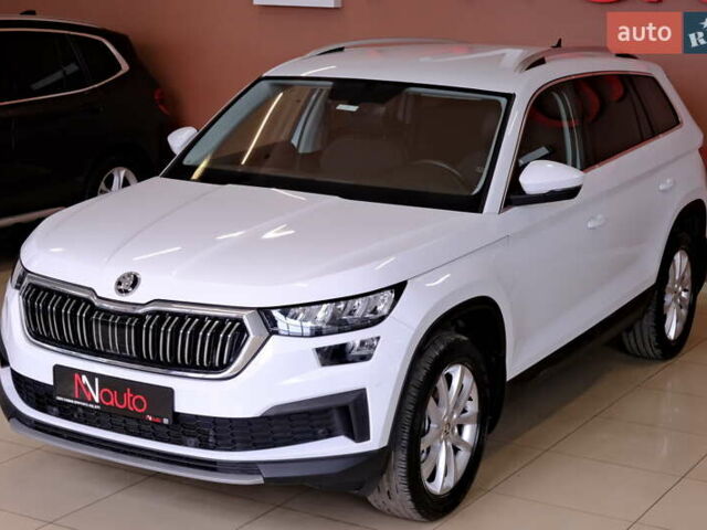 Шкода Kodiaq 2022 у Одесі на Automoto.ua Білий Шкода Kodiaq, об'ємом двигуна 2 л та пробігом 59 тис. км за 29900 $, фото 2 на Automoto.ua