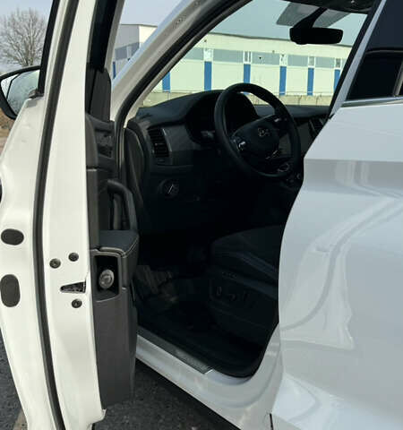 Белый Шкода Kodiaq, объемом двигателя 2 л и пробегом 9 тыс. км за 43900 $, фото 14 на Automoto.ua
