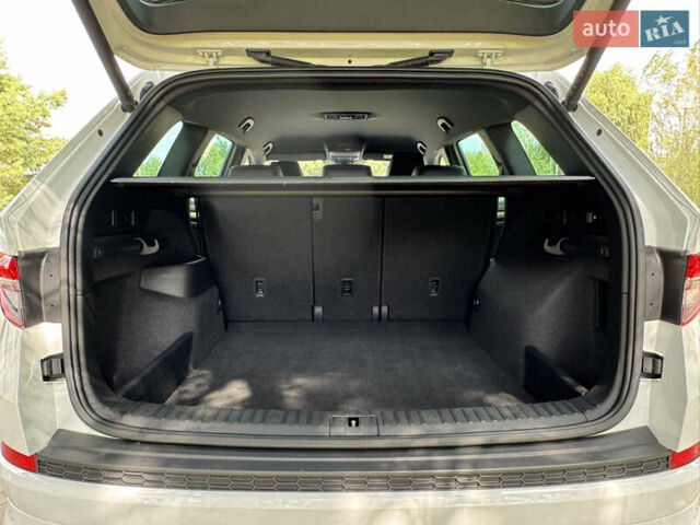Белый Шкода Kodiaq, объемом двигателя 1.97 л и пробегом 147 тыс. км за 39990 $, фото 17 на Automoto.ua