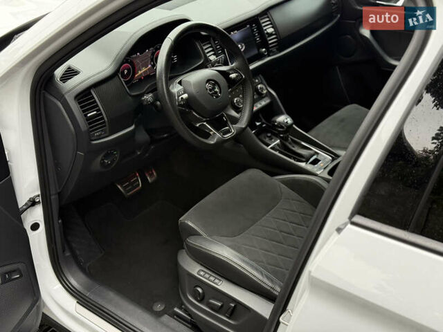 Білий Шкода Kodiaq, об'ємом двигуна 2 л та пробігом 154 тис. км за 37499 $, фото 20 на Automoto.ua