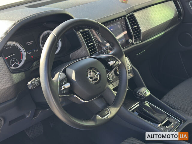 Белый Шкода Kodiaq, объемом двигателя 2 л и пробегом 104 тыс. км за 31954 $, фото 8 на Automoto.ua