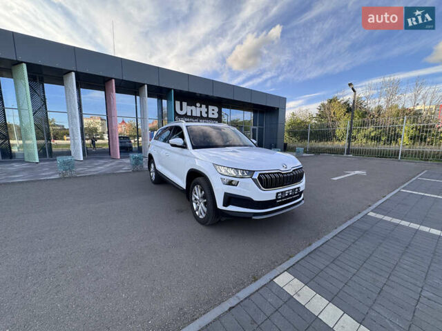 Белый Шкода Kodiaq, объемом двигателя 2 л и пробегом 45 тыс. км за 40999 $, фото 51 на Automoto.ua