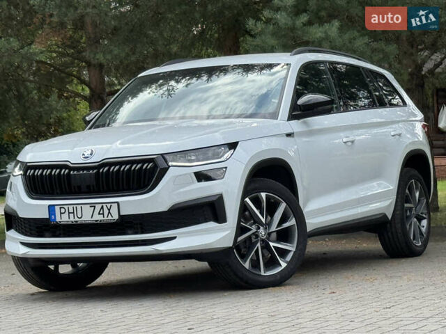 Белый Шкода Kodiaq, объемом двигателя 1.97 л и пробегом 147 тыс. км за 39990 $, фото 2 на Automoto.ua