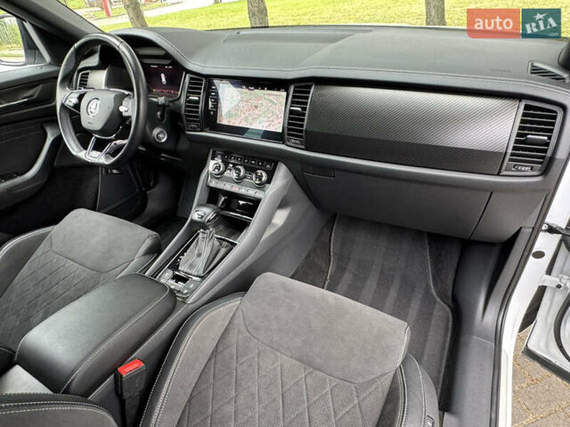 Белый Шкода Kodiaq, объемом двигателя 1.97 л и пробегом 147 тыс. км за 39990 $, фото 28 на Automoto.ua