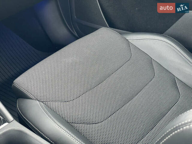Белый Шкода Kodiaq, объемом двигателя 1.97 л и пробегом 29 тыс. км за 34400 $, фото 37 на Automoto.ua