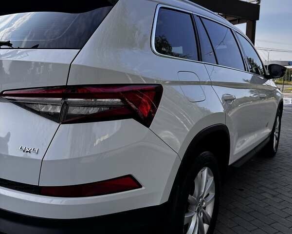 Білий Шкода Kodiaq, об'ємом двигуна 1.98 л та пробігом 52 тис. км за 38500 $, фото 65 на Automoto.ua