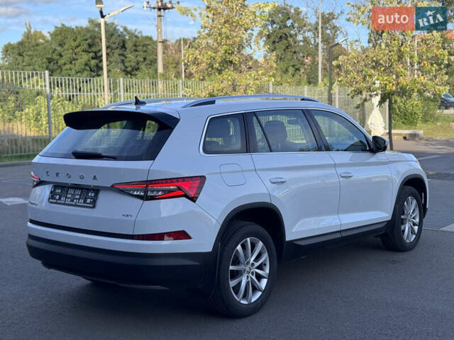 Белый Шкода Kodiaq, объемом двигателя 2 л и пробегом 45 тыс. км за 40999 $, фото 6 на Automoto.ua