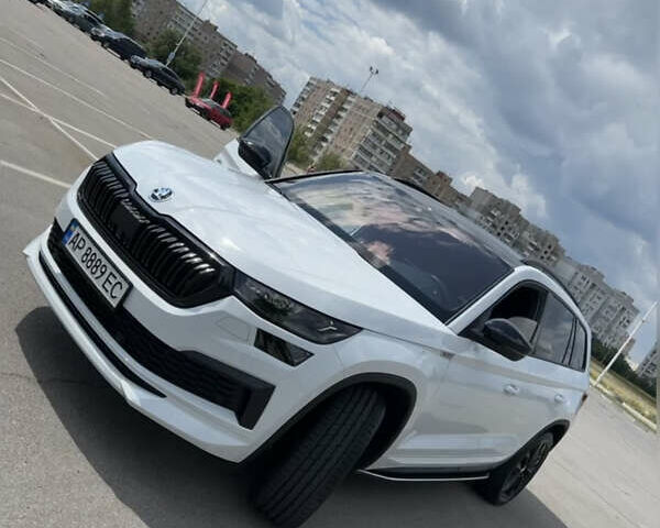 Шкода Kodiaq 2022 в Запорожье на Automoto.ua Белый Шкода Kodiaq, объемом двигателя 2 л и пробегом 65 тыс. км за 42000 $, фото 2 на Automoto.ua