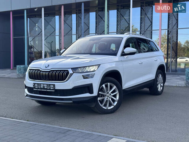 Белый Шкода Kodiaq, объемом двигателя 2 л и пробегом 45 тыс. км за 40999 $, фото 9 на Automoto.ua