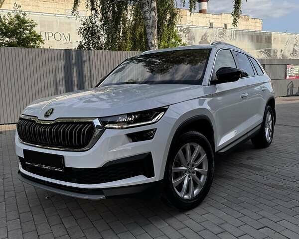 Білий Шкода Kodiaq, об'ємом двигуна 1.98 л та пробігом 52 тис. км за 38500 $, фото 11 на Automoto.ua