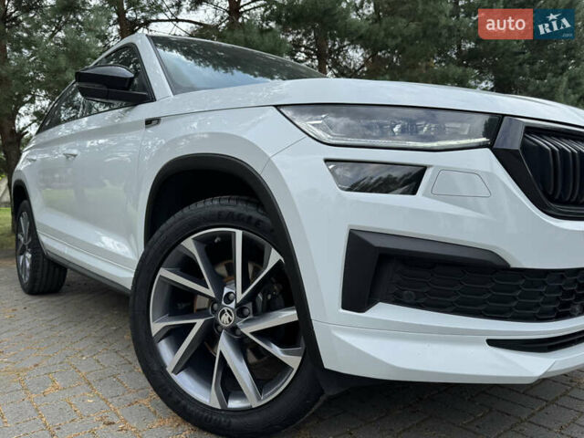 Белый Шкода Kodiaq, объемом двигателя 1.97 л и пробегом 147 тыс. км за 39990 $, фото 8 на Automoto.ua