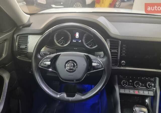 Білий Шкода Kodiaq, об'ємом двигуна 1.98 л та пробігом 209 тис. км за 23800 $, фото 8 на Automoto.ua