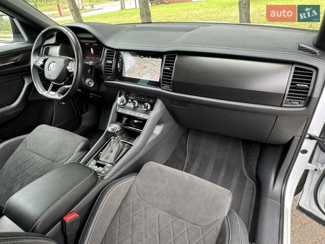Белый Шкода Kodiaq, объемом двигателя 1.97 л и пробегом 147 тыс. км за 39990 $, фото 27 на Automoto.ua