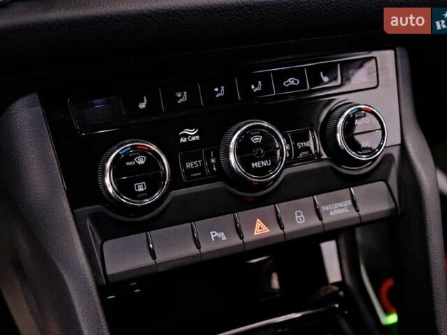 Шкода Kodiaq 2022 у Одесі на Automoto.ua Білий Шкода Kodiaq, об'ємом двигуна 2 л та пробігом 59 тис. км за 29900 $, фото 18 на Automoto.ua