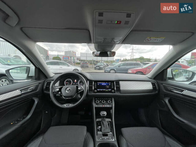 Белый Шкода Kodiaq, объемом двигателя 1.97 л и пробегом 29 тыс. км за 34400 $, фото 30 на Automoto.ua