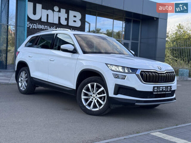 Белый Шкода Kodiaq, объемом двигателя 2 л и пробегом 45 тыс. км за 40999 $, фото 13 на Automoto.ua