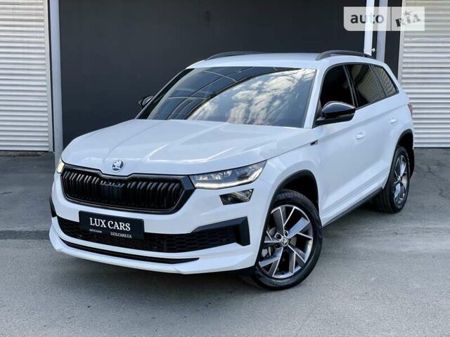 Белый Шкода Kodiaq, объемом двигателя 2 л и пробегом 10 тыс. км за 44500 $, фото 12 на Automoto.ua