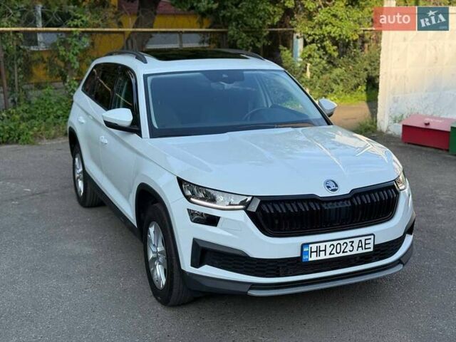Білий Шкода Kodiaq, об'ємом двигуна 1.97 л та пробігом 44 тис. км за 37999 $, фото 3 на Automoto.ua