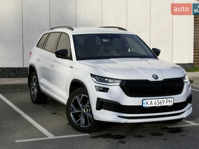 Белый Шкода Kodiaq, объемом двигателя 1.97 л и пробегом 22 тыс. км за 49500 $, фото 3 на Automoto.ua