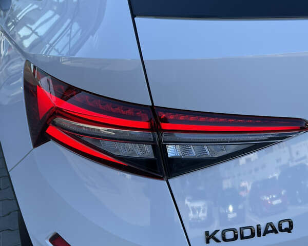 Белый Шкода Kodiaq, объемом двигателя 1.98 л и пробегом 68 тыс. км за 41000 $, фото 37 на Automoto.ua