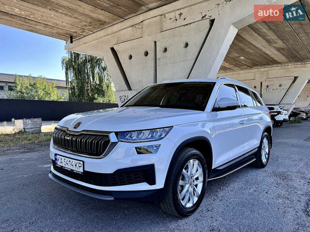 Білий Шкода Kodiaq, об'ємом двигуна 1.97 л та пробігом 79 тис. км за 38700 $, фото 7 на Automoto.ua