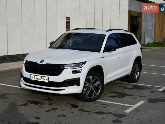 Белый Шкода Kodiaq, объемом двигателя 1.97 л и пробегом 22 тыс. км за 49500 $, фото 16 на Automoto.ua