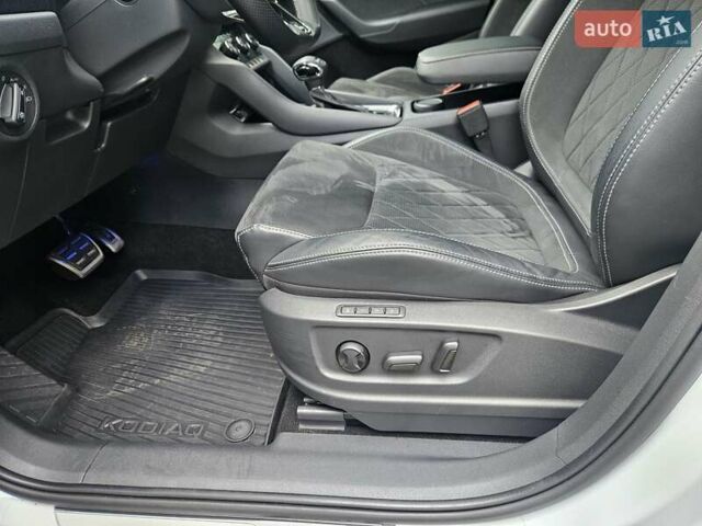 Білий Шкода Kodiaq, об'ємом двигуна 1.97 л та пробігом 25 тис. км за 43890 $, фото 17 на Automoto.ua
