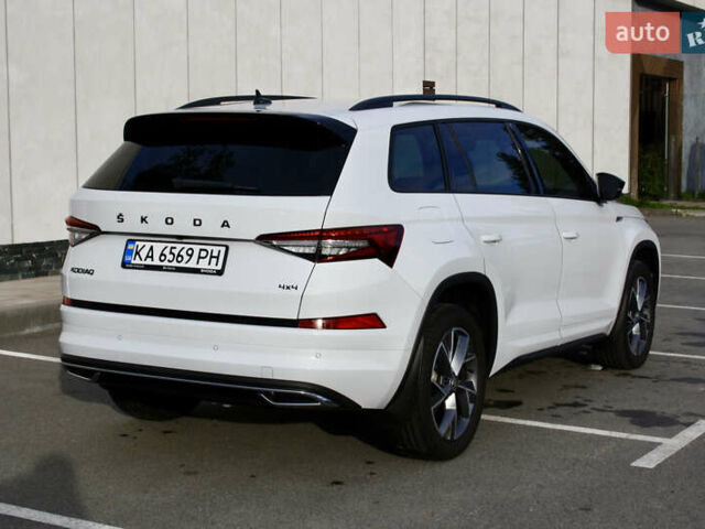 Шкода Kodiaq 2023 в Киеве на Automoto.ua Белый Шкода Kodiaq, объемом двигателя 1.97 л и пробегом 23 тыс. км за 47000 $, фото 2 на Automoto.ua