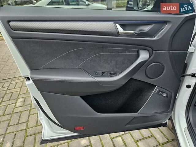 Білий Шкода Kodiaq, об'ємом двигуна 1.97 л та пробігом 25 тис. км за 43890 $, фото 15 на Automoto.ua