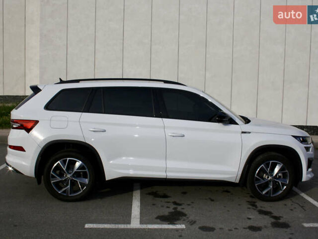 Белый Шкода Kodiaq, объемом двигателя 1.97 л и пробегом 22 тыс. км за 49500 $, фото 22 на Automoto.ua