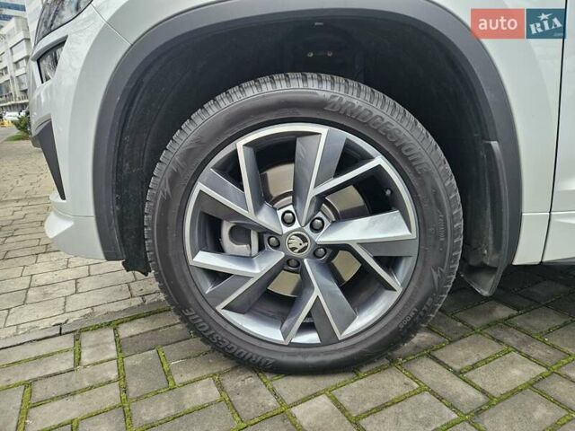 Білий Шкода Kodiaq, об'ємом двигуна 1.97 л та пробігом 25 тис. км за 43890 $, фото 13 на Automoto.ua