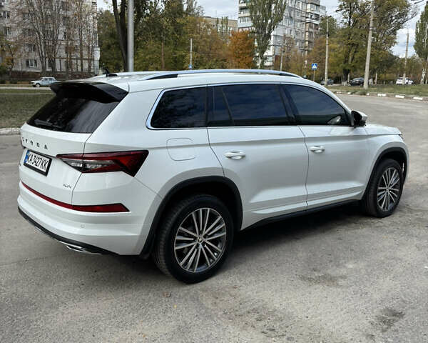 Шкода Kodiaq 2023 в Запорожье на Automoto.ua Белый Шкода Kodiaq, объемом двигателя 1.97 л и пробегом 47 тыс. км за 42900 $, фото 5 на Automoto.ua