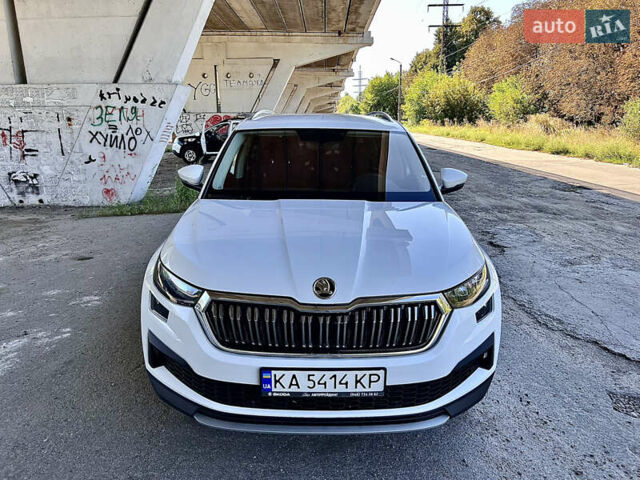 Білий Шкода Kodiaq, об'ємом двигуна 1.97 л та пробігом 79 тис. км за 38700 $, фото 2 на Automoto.ua