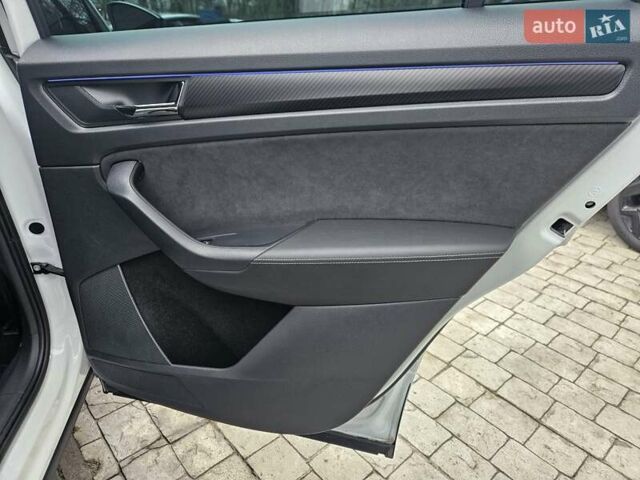 Білий Шкода Kodiaq, об'ємом двигуна 1.97 л та пробігом 25 тис. км за 43890 $, фото 30 на Automoto.ua