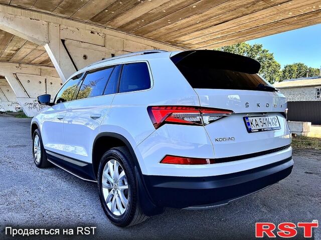 Білий Шкода Kodiaq, об'ємом двигуна 2 л та пробігом 80 тис. км за 39300 $, фото 5 на Automoto.ua